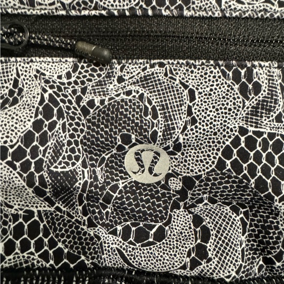 28” Lululemon Speed Wunder Tight Nulux Florence Speed Wunder 50G White Black 4. - Picture 10 of 14